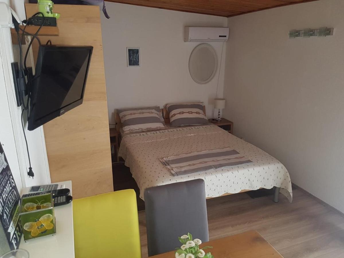 Apartments Carev 1293 耶泽拉 外观 照片