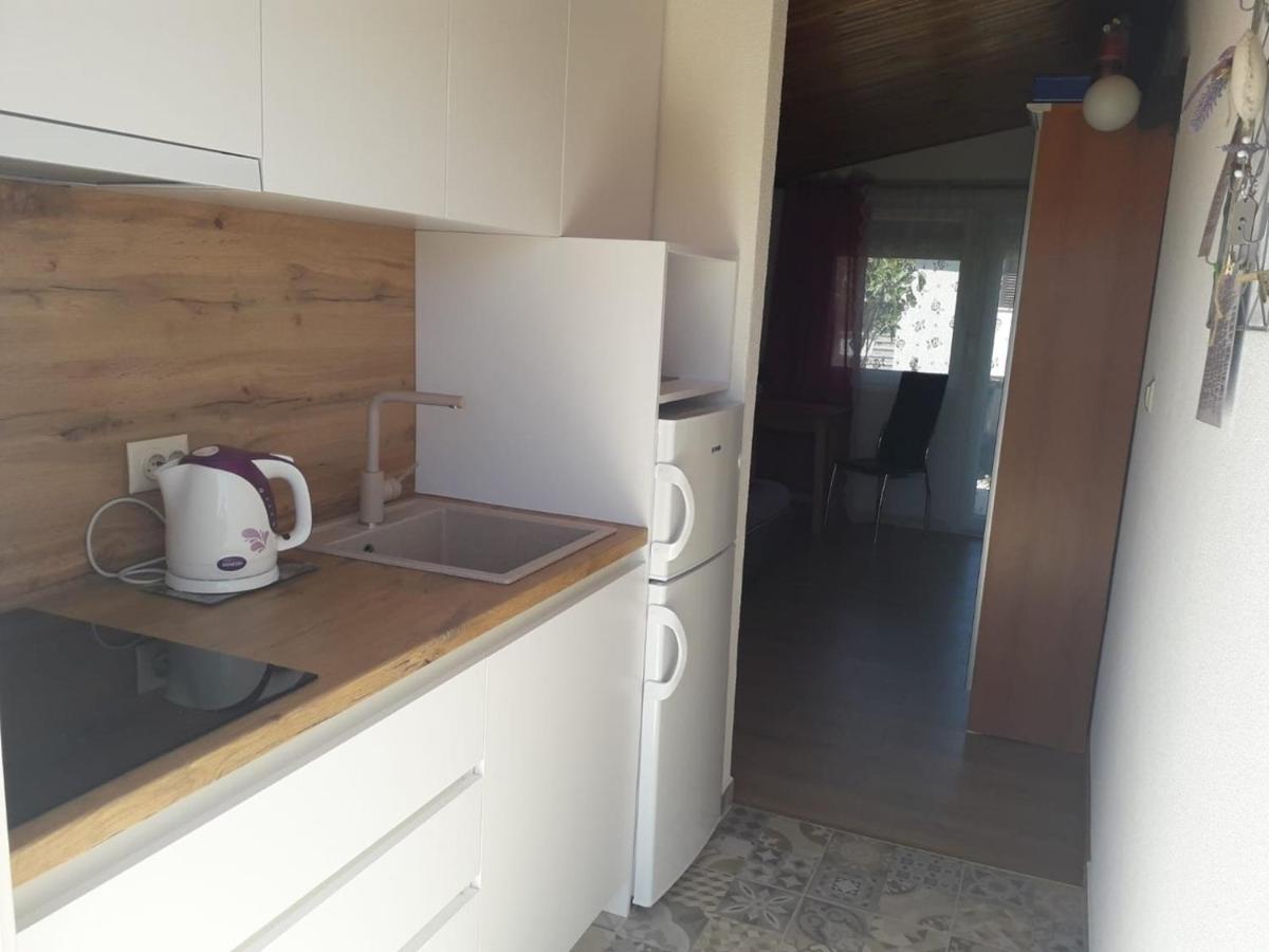 Apartments Carev 1293 耶泽拉 外观 照片